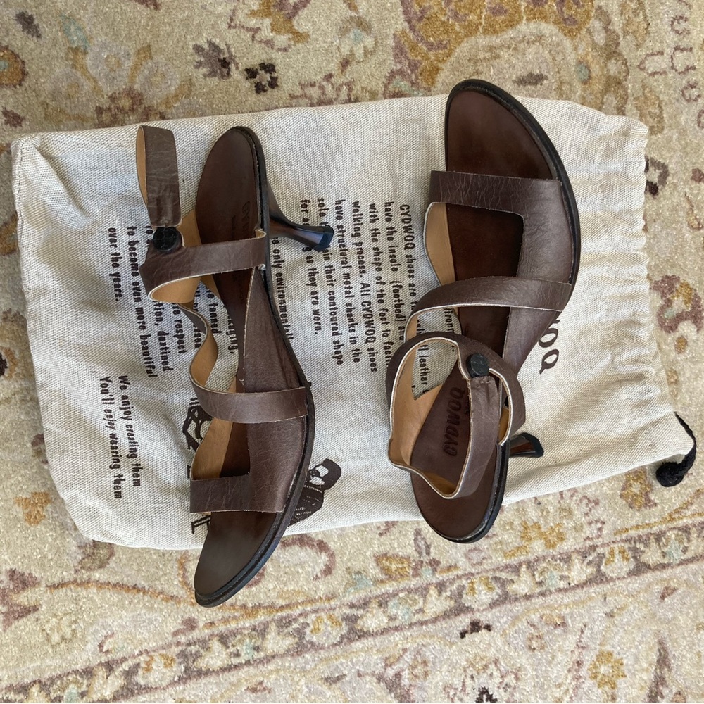 Cydwok vintage look sandal with heel - Picture 6 of 10